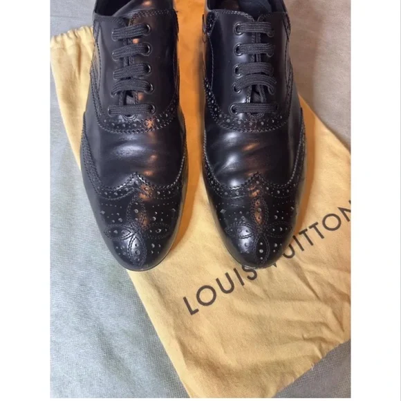 Shoes Louis Vuitton Black Size 8
